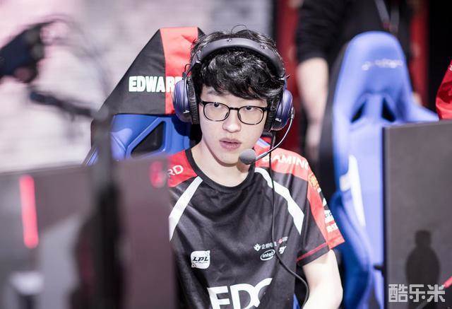 船历史性地 船历史性地