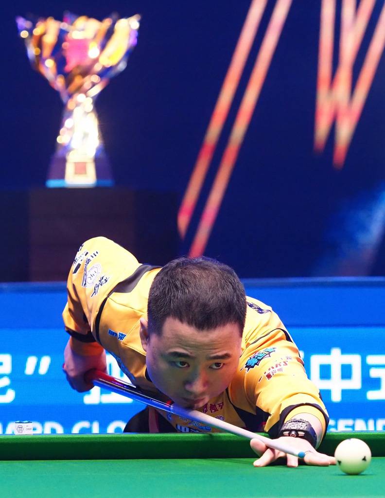 他的职业履 他的职业履